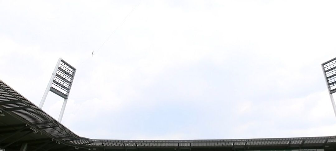 Milan läuft über das Bremer Weser Stadion